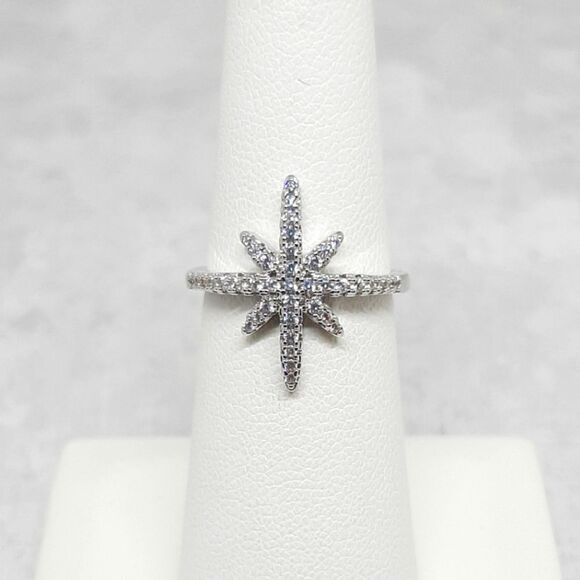 Sparkling Star Sunburst Silver Ring size 6 New - Picture 1 of 5